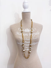 Load image into Gallery viewer, Vintage necklace